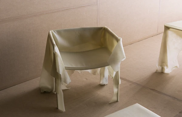 Mobilier cuir translucide, Studio Anne Holtrop