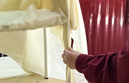 Mobilier cuir translucide, Studio Anne Holtrop