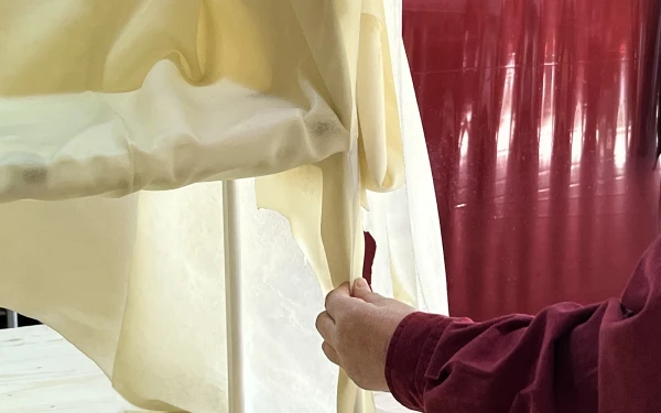 Mobilier cuir translucide, Studio Anne Holtrop