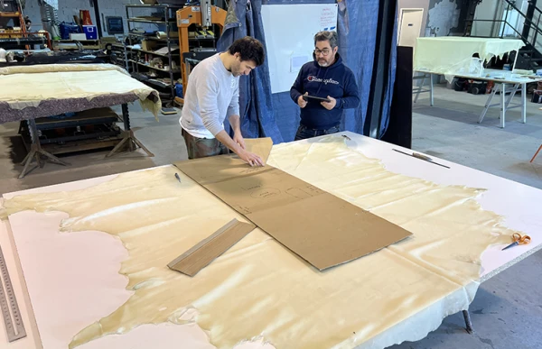 Mobilier cuir translucide, Studio Anne Holtrop