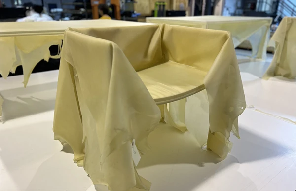 Mobilier cuir translucide, Studio Anne Holtrop