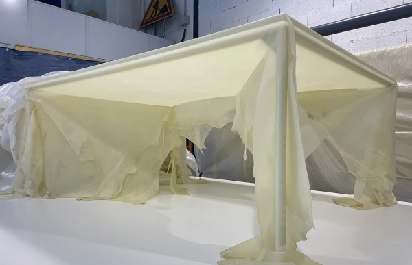 Mobilier cuir translucide, Studio Anne Holtrop